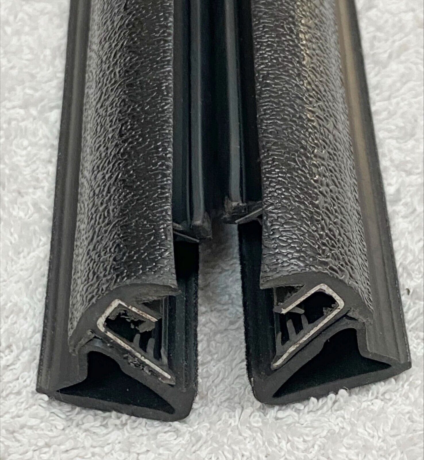 Commodore Inner Door Belt GLASS SEAL Pair to suit Sedan Ute VN VP VR VS (2) front doors