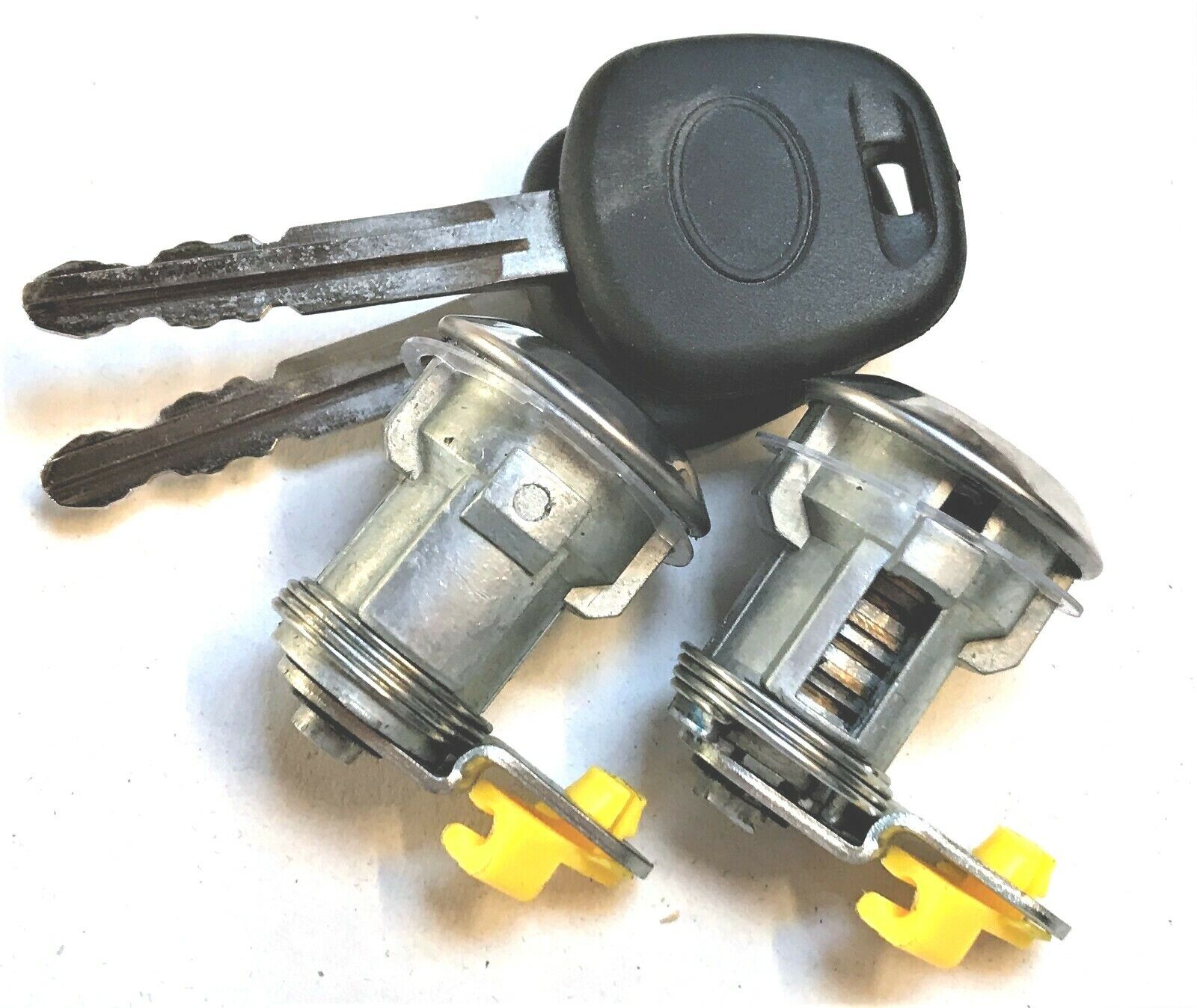 Door Lock Pair for Toyota. part number 69052 6905260360 NEW